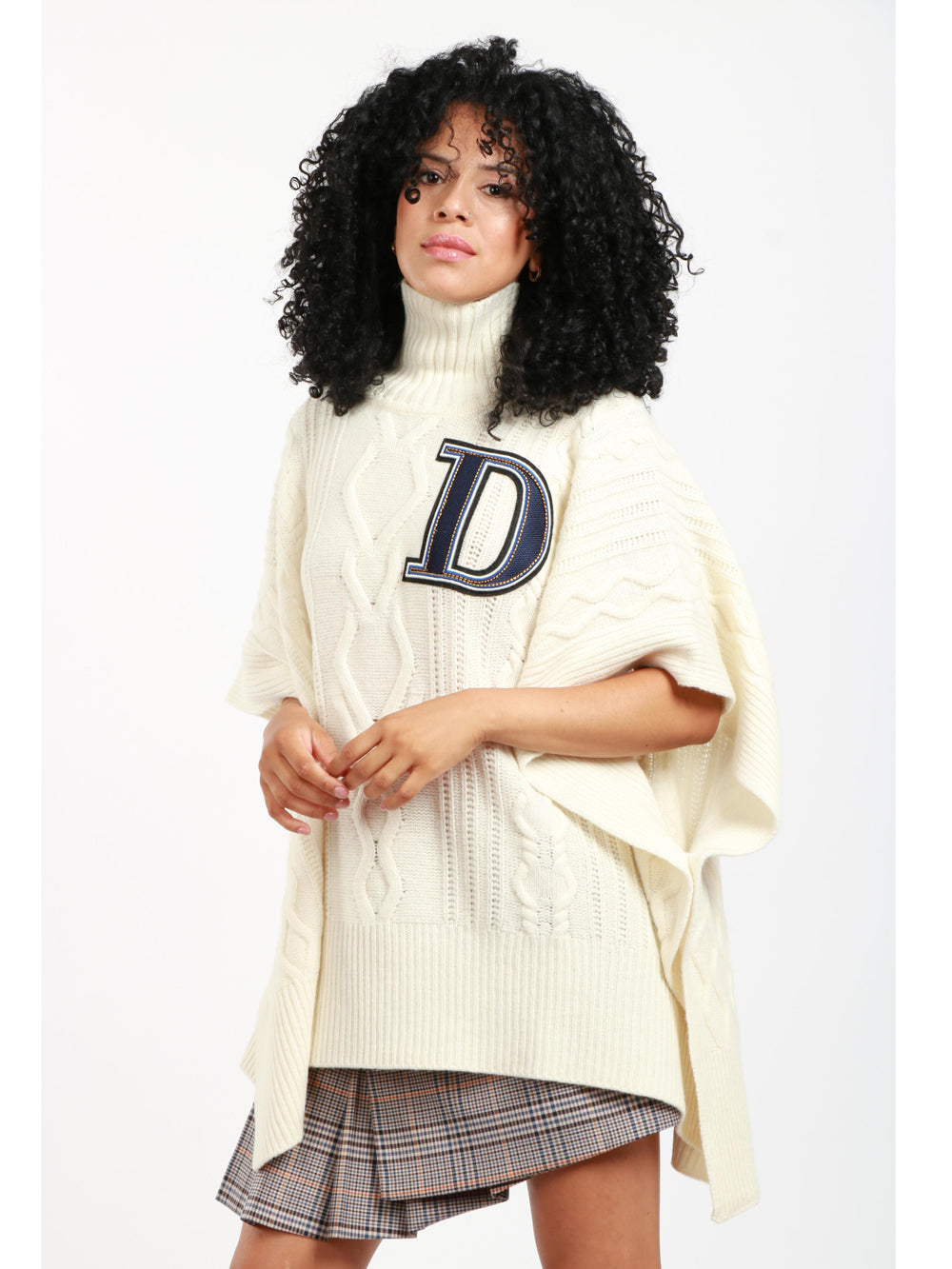 Poncho in Lana Panna con Trecce e Logo D