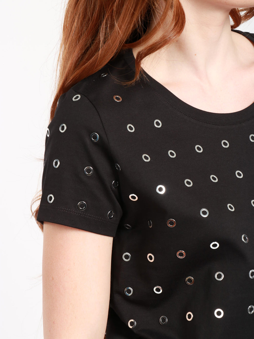 T-Shirt Girocollo in Cotone Nera con Occhielli