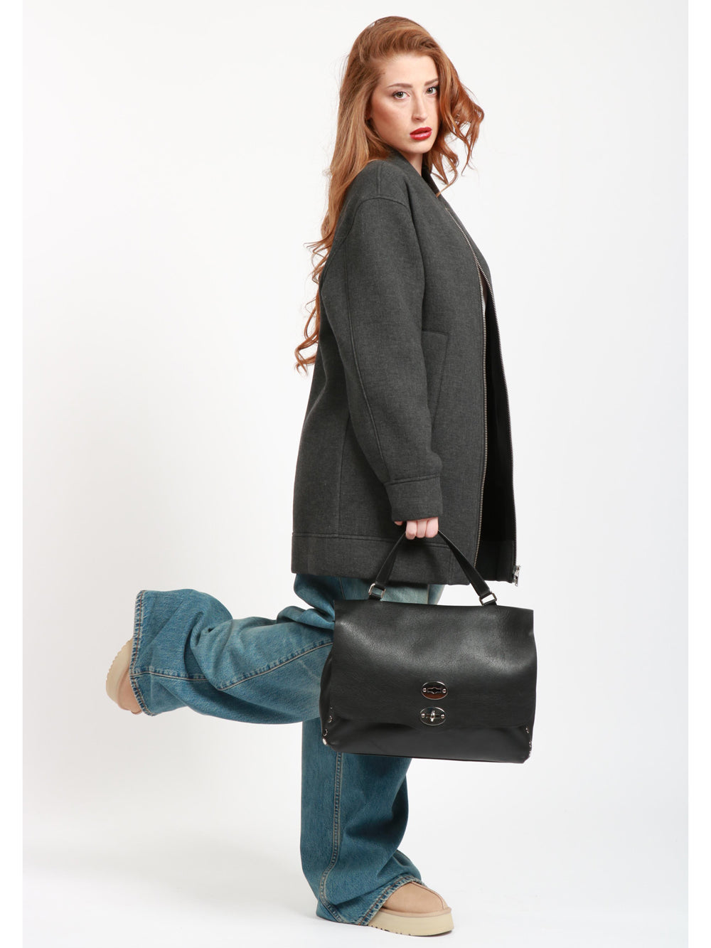 Borsa a Mano Postina Piuma Medium in Pelle Nera