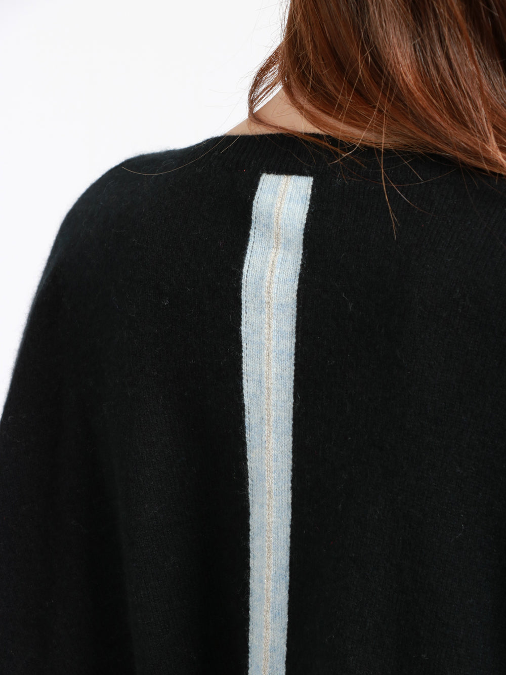 ABSOLUT CASHMERE Maglia Chloe in Cashmere Nera con Banda Celeste Nero/celeste