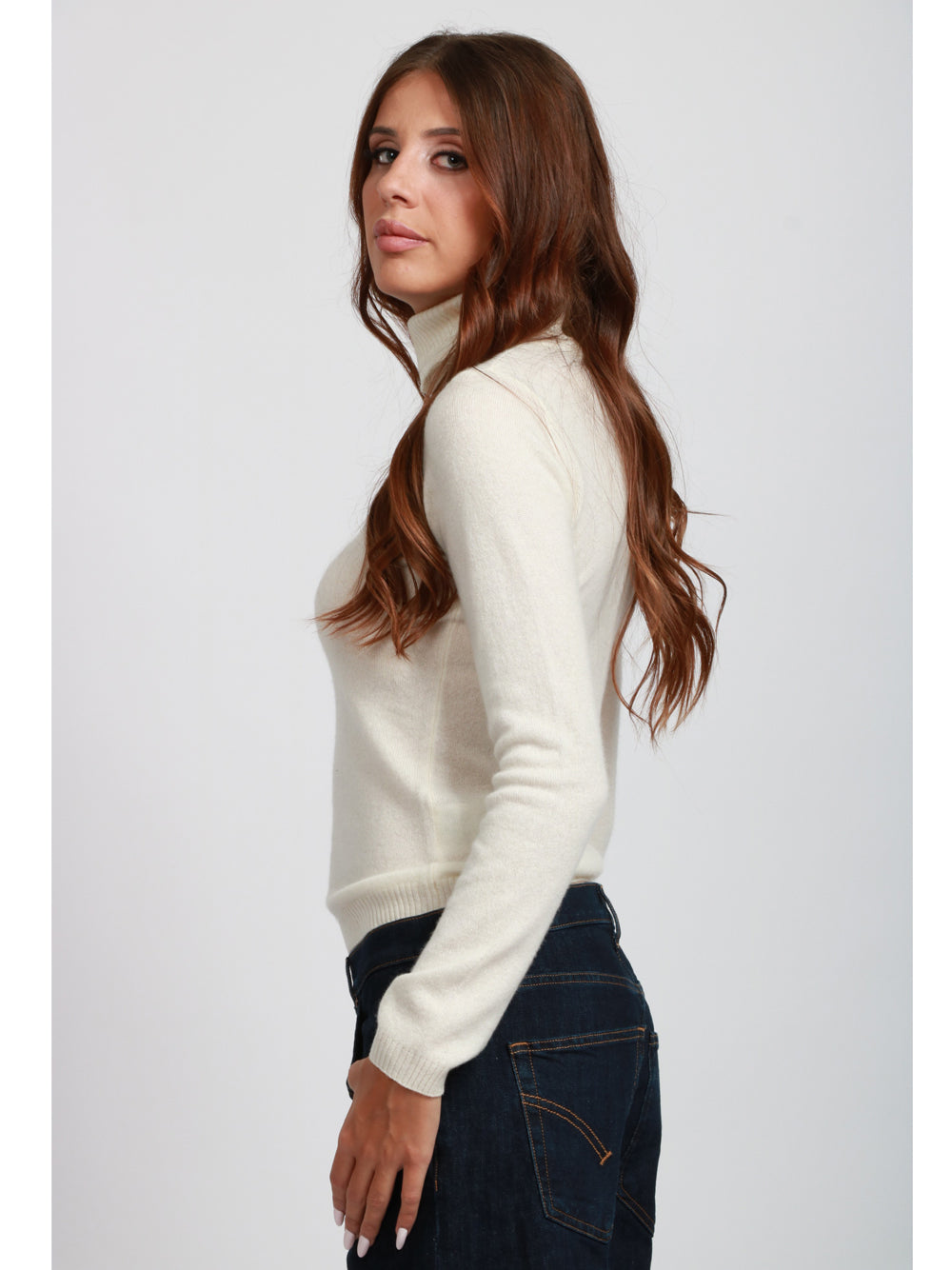 ABSOLUT CASHMERE Maglia Ninon in Cashmere Panna con Collo Alto Panna
