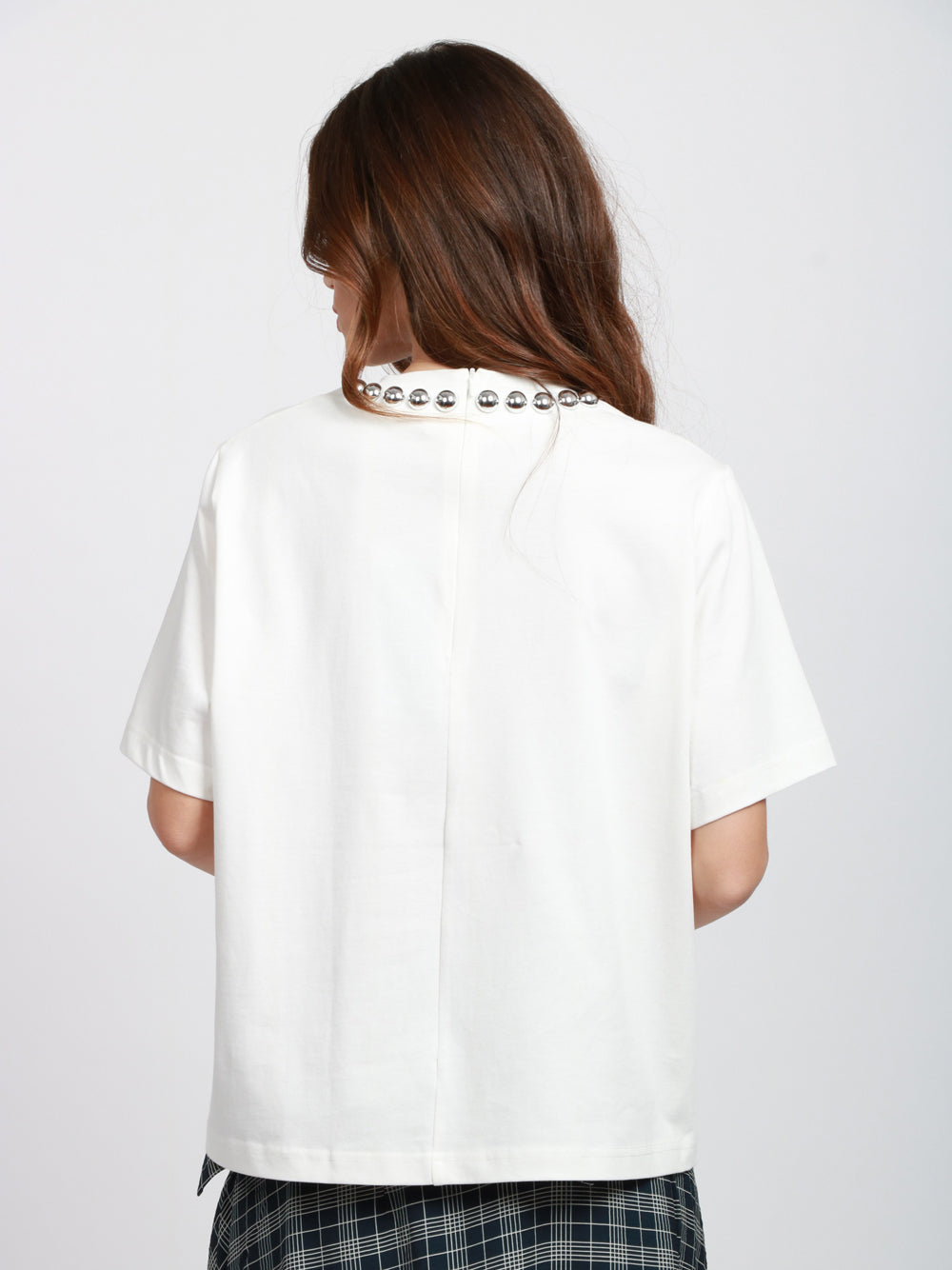 ESSENTIEL ANTWERP T-Shirt Intenso Girocollo in Cotone Bianca con Borchie Bianco