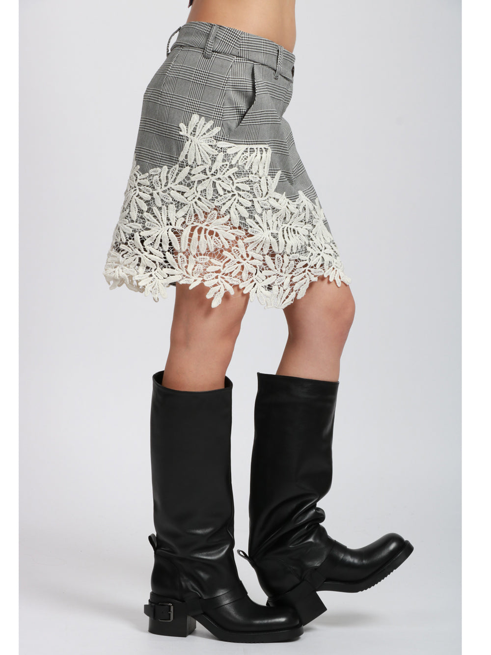 ESSENTIEL ANTWERP Minigonna Interior in Principe di Galles Grigia con Pizzo Grigio/nero/bianco
