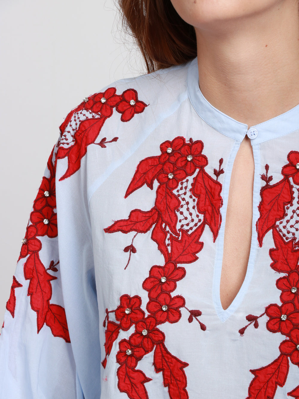 ESSENTIEL ANTWERP Blusa Ishimbay in Cotone Celeste con Ricamo Fiori Rosso Celeste Rosso