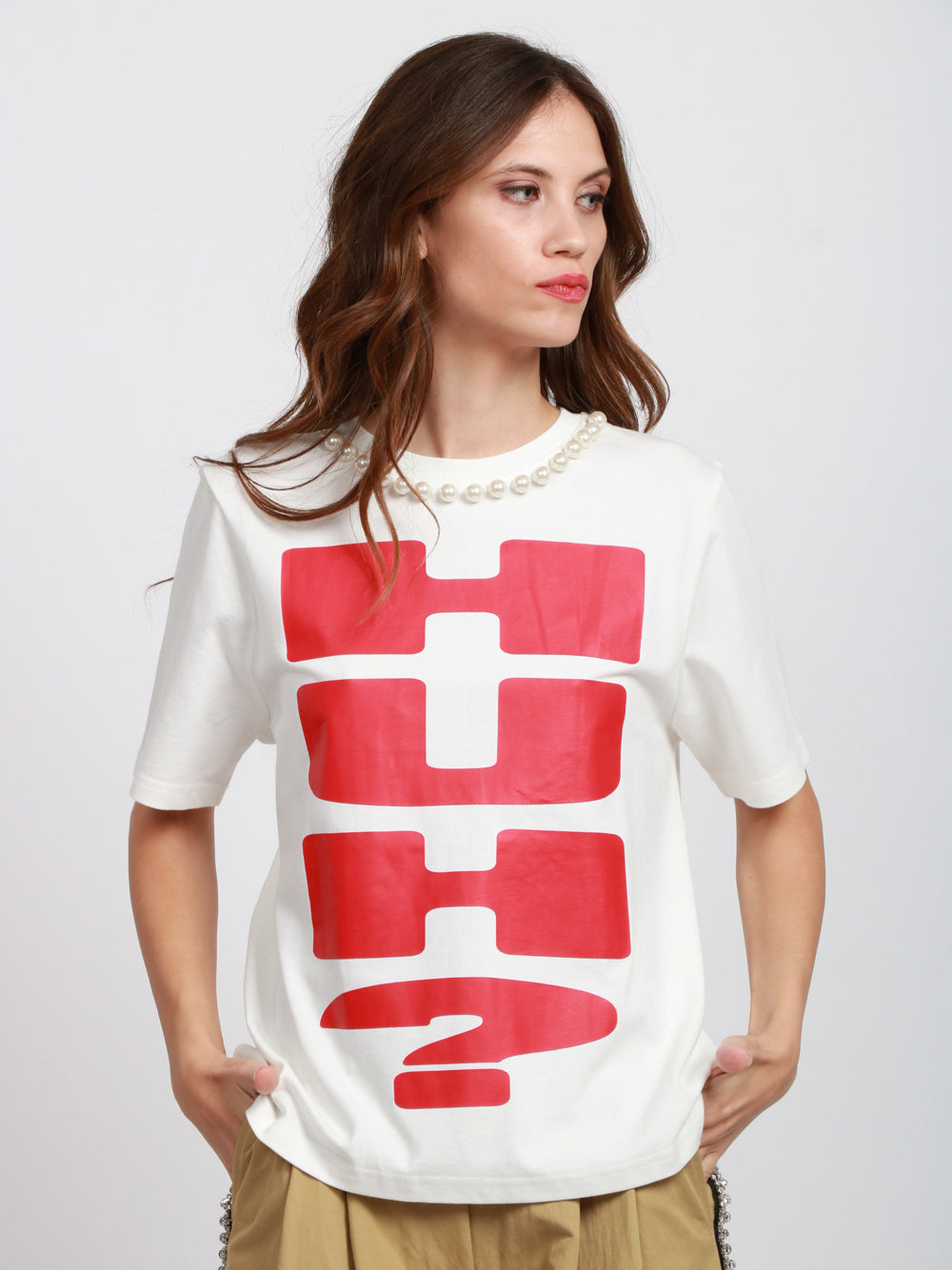 ESSENTIEL ANTWERP T-Shirt Isos Girocollo in Cotone Bianca e Rossa con Perle Bianco/rosso