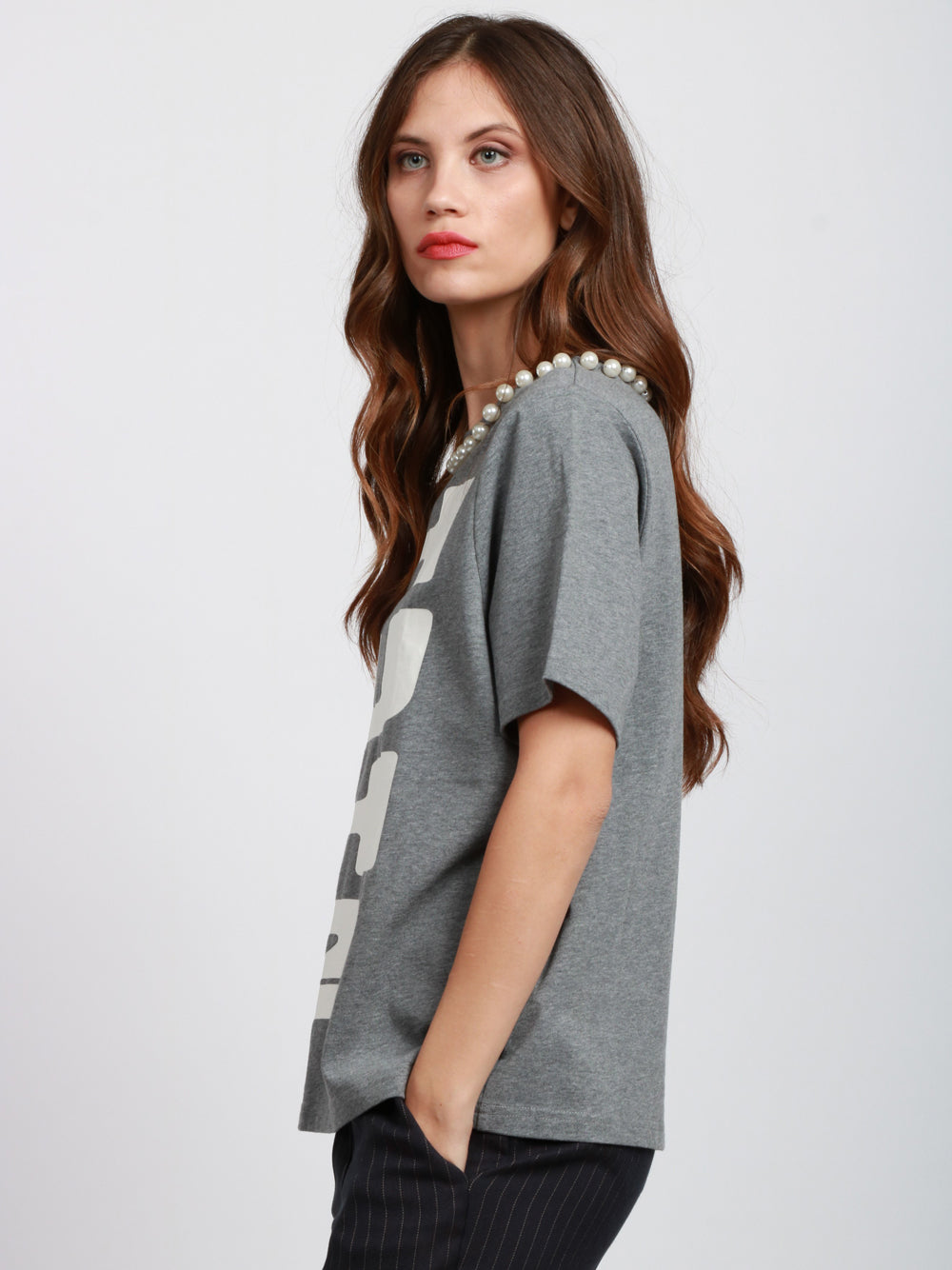 ESSENTIEL ANTWERP T-Shirt Isos Girocollo in Cotone Grigia e Bianca con Perle Grigio/bianco