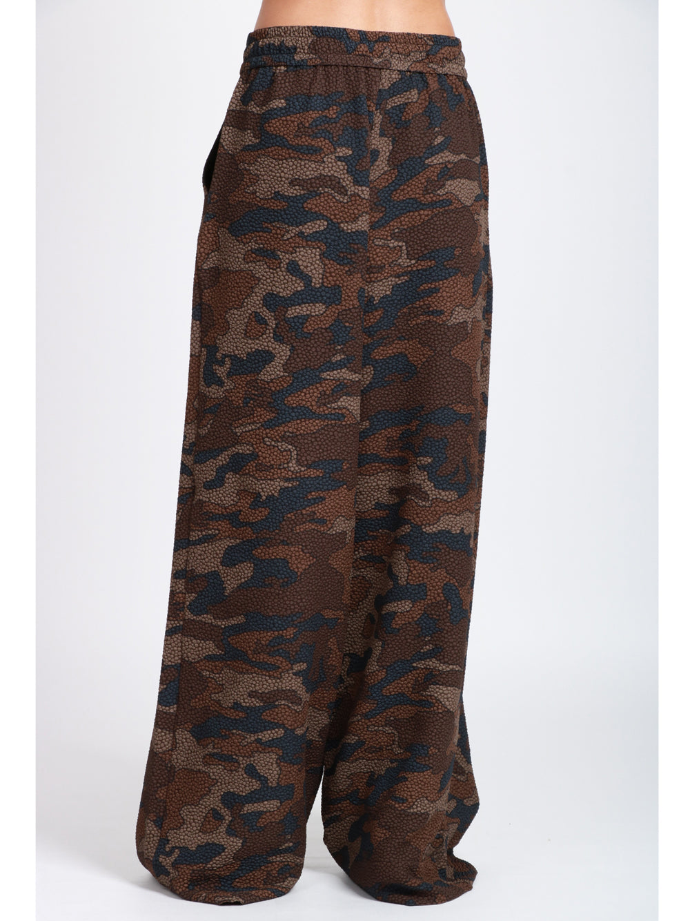 ESSENTIEL ANTWERP Pantaloni Itchy Palazzo Camouflage Verdi Militare Camouflage