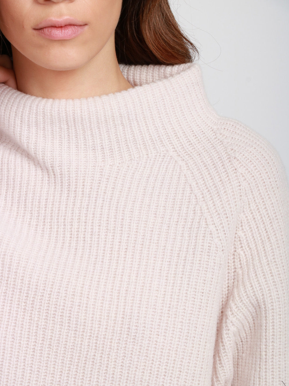 FLOOR Maglia a Costine in Lana Merino Avorio con Collo a Cratere Avorio