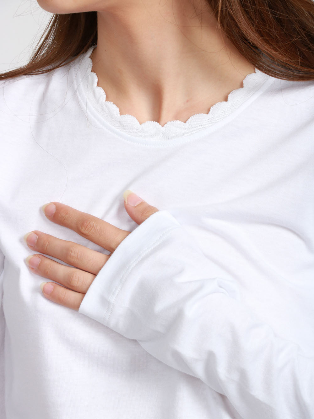 N°21 T-shirt in Cotone Bianca con Ricamo sullo Scollo Bianco
