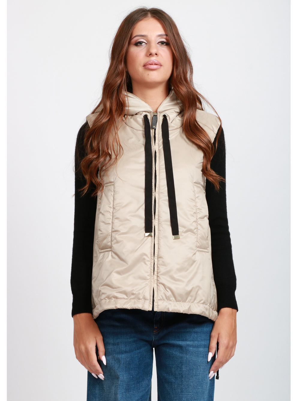 MAX MARA THE CUBE Gilet imbottito Greengo in tessuto antigoccia sabbia con cappuccio Sabbia