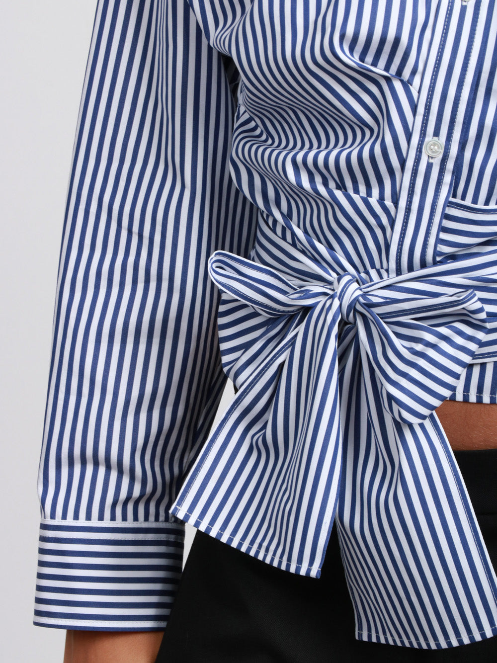 WEEKEND MAX MARA Camicia Fresco in Cotone a Righe Blu e Bianco con Fusciacca sul Fondo Blue navy/bianco