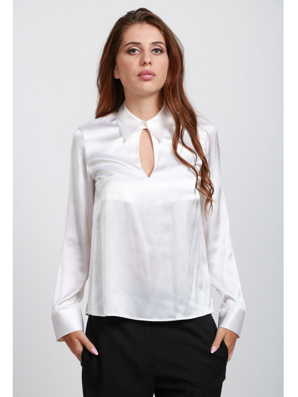 XACUS Blusa in Seta Bianca con Scollo a Goccia Bianco