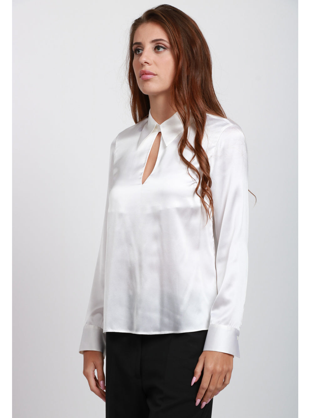 XACUS Blusa in Seta Bianca con Scollo a Goccia Bianco