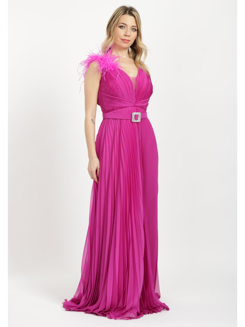 Abito Delilah Lungo Plissé Fucsia con Piume e Cintura