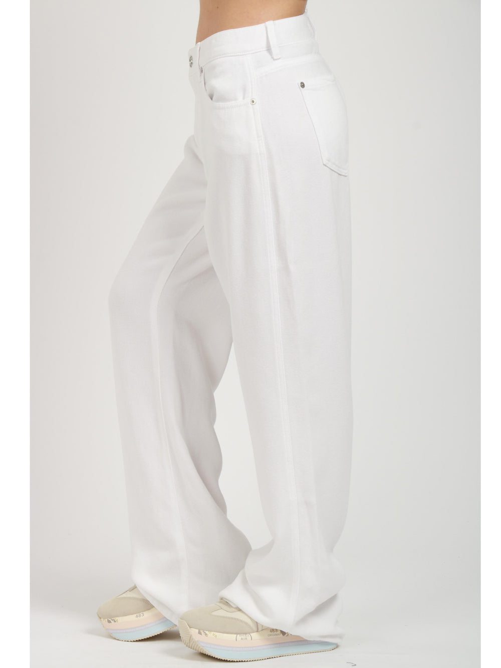 Tess Jeans in White Denim with Straight Leg