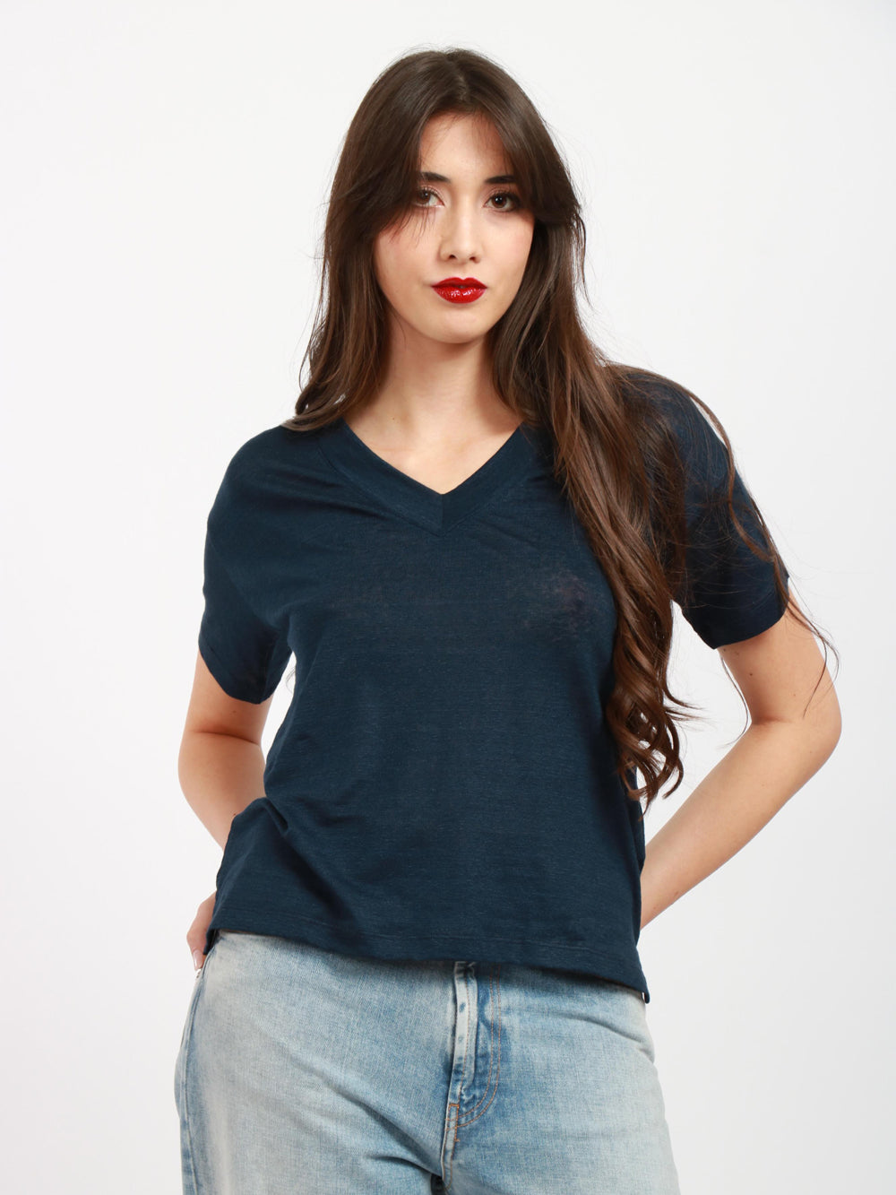 MOMONÌ T-Shirt Nancy in Lino Blu Scollo a V Blu navy