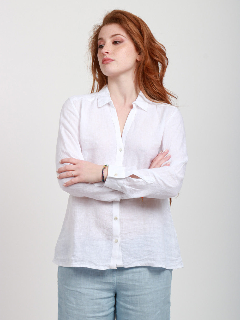120% Lino Camicia in lino a maniche lunghe con scollo a V bianca. Bianco