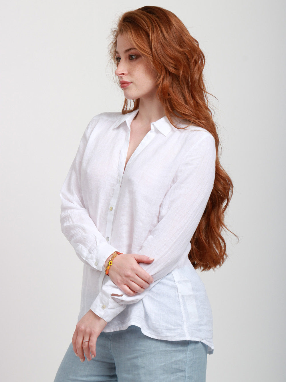 120% Lino Camicia in lino a maniche lunghe con scollo a V bianca. Bianco