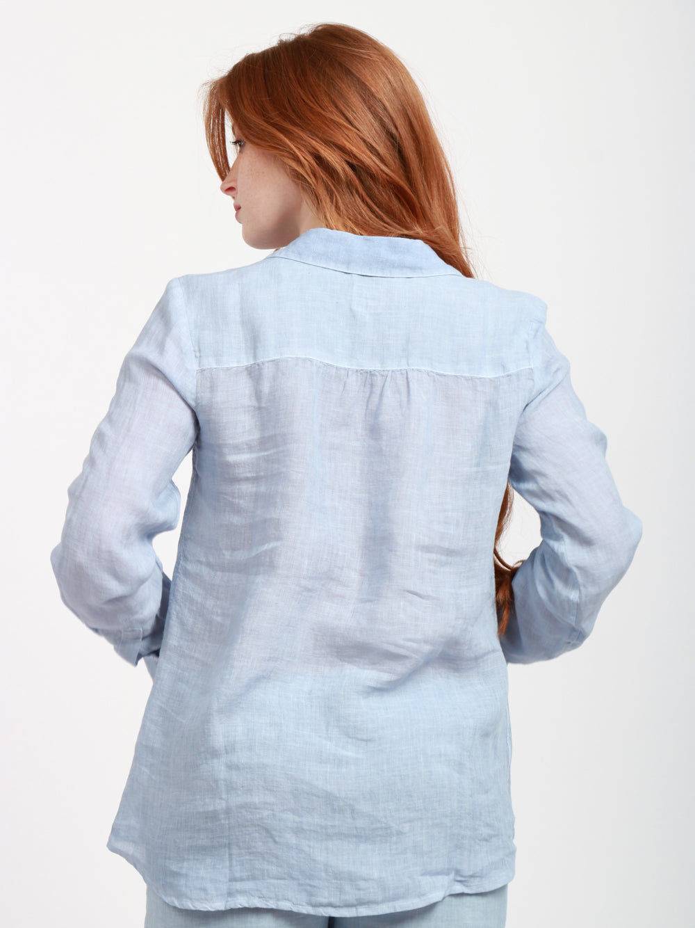 120% Lino Camicia in lino a maniche lunghe con scollo a V celeste. Celeste