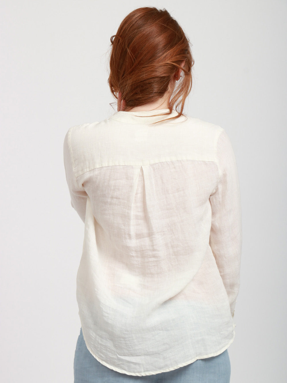 120% Lino Blusa in lino con strass sullo scollo bianca Panna