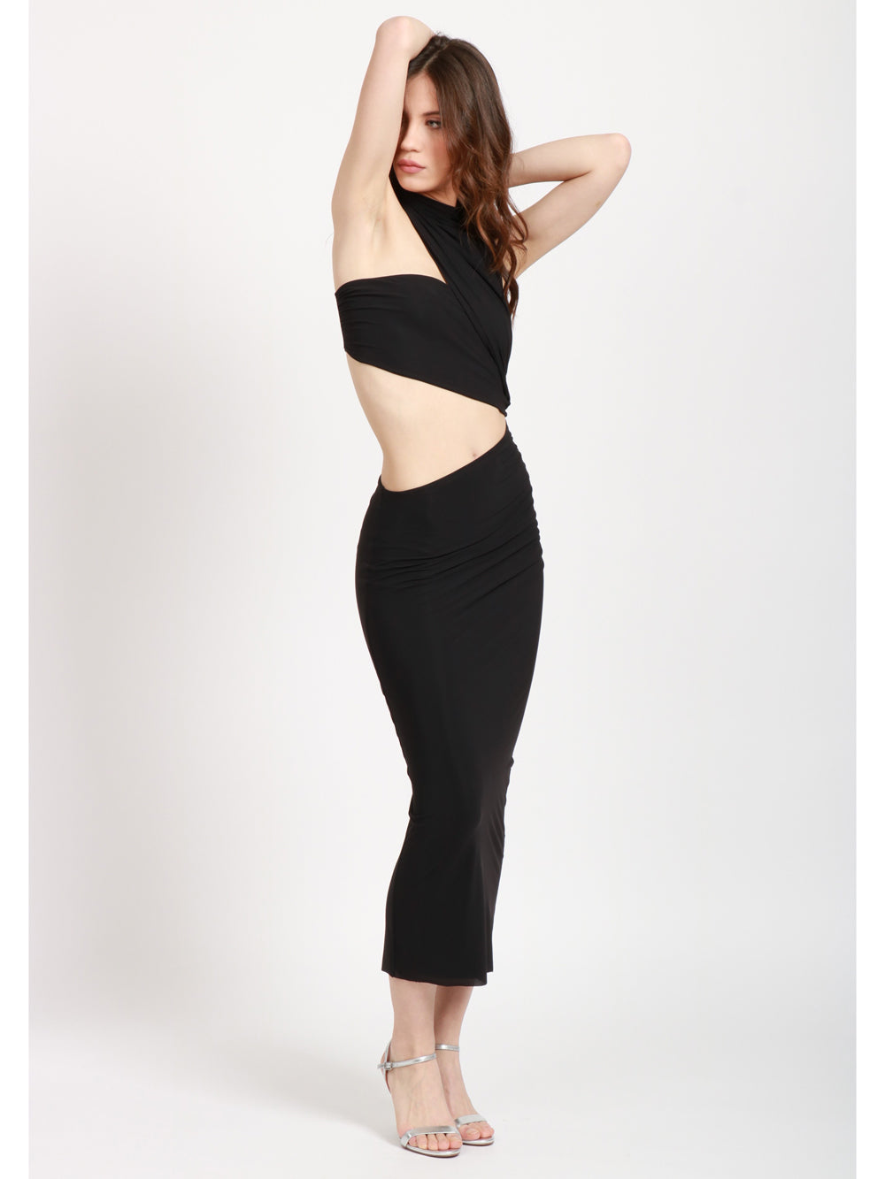 AMAZUIN VESTITO MUSIA NERO CON TAGLIO ASIMMETRICO Nero