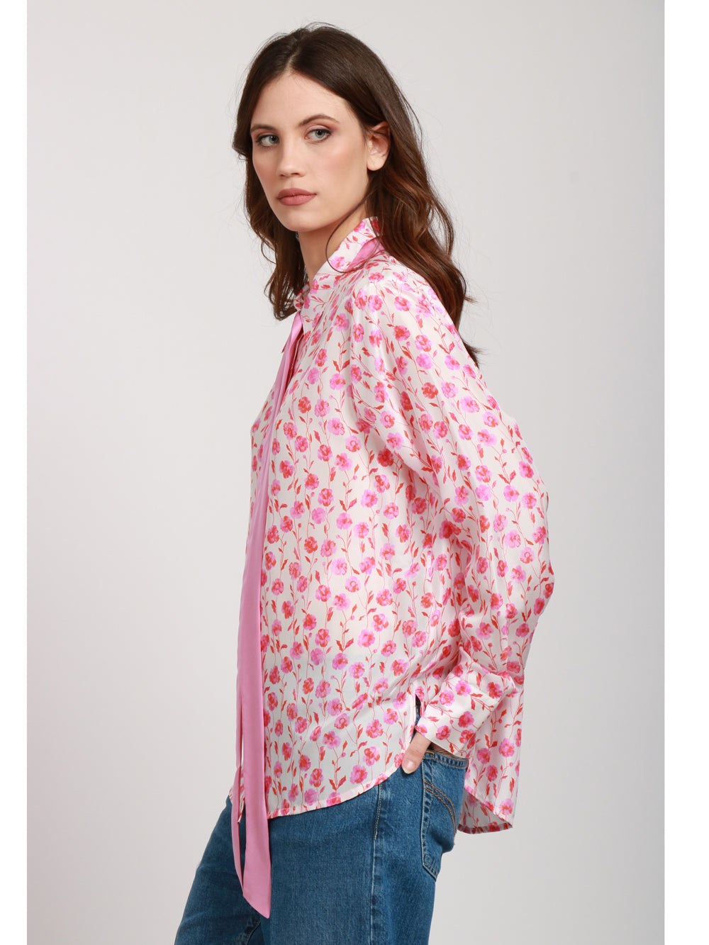 ESSENTIEL ANTWERP CAMICIA CON FIORI IN SETA E FUSCIACCA AL COLLO Bianco Rosa