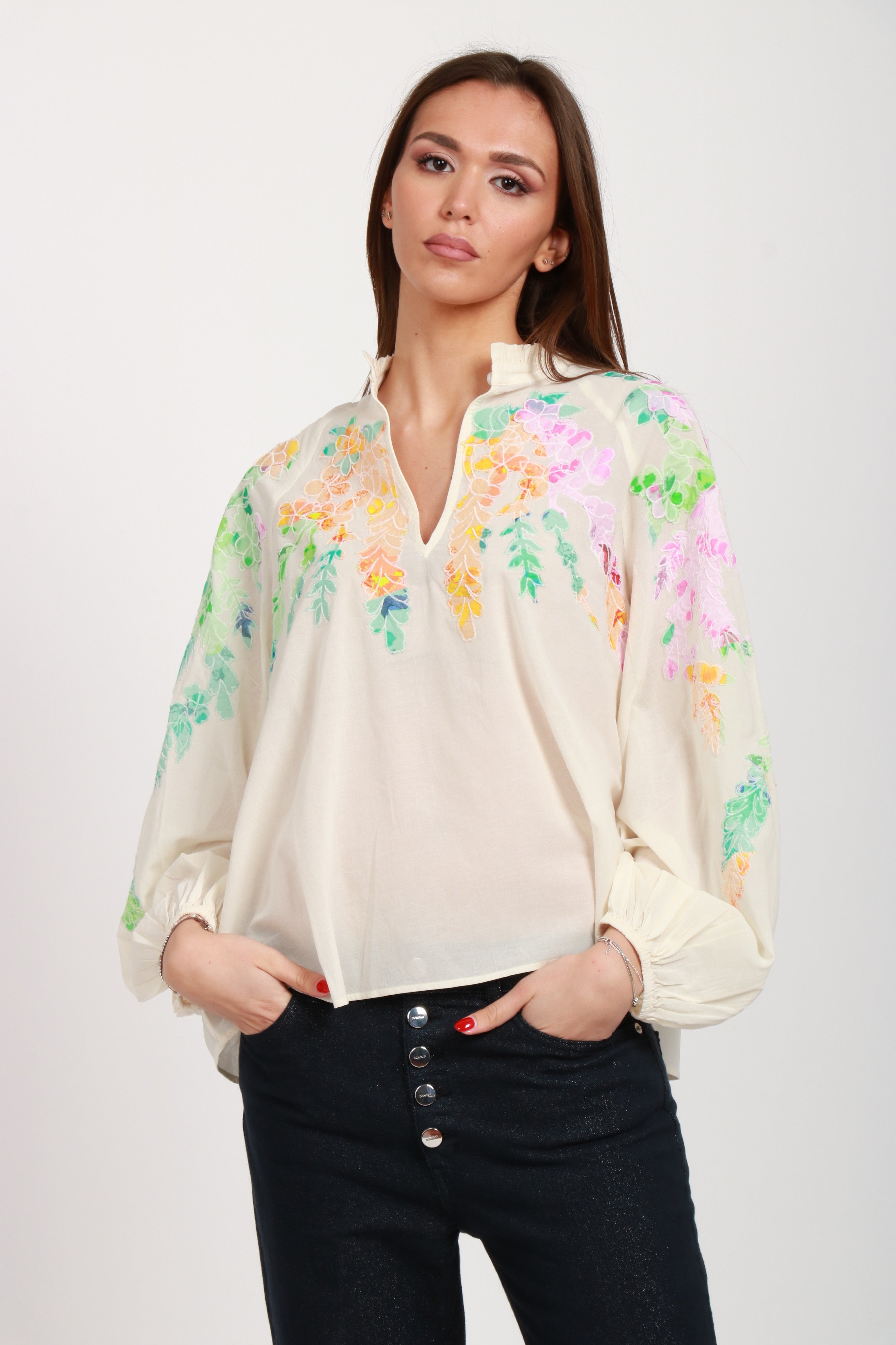 ESSENTIEL ANTWERP CAMICIA AVORIO CON FIORI RICAMATI E COLLETTO ALLA COREANA Avorio+color