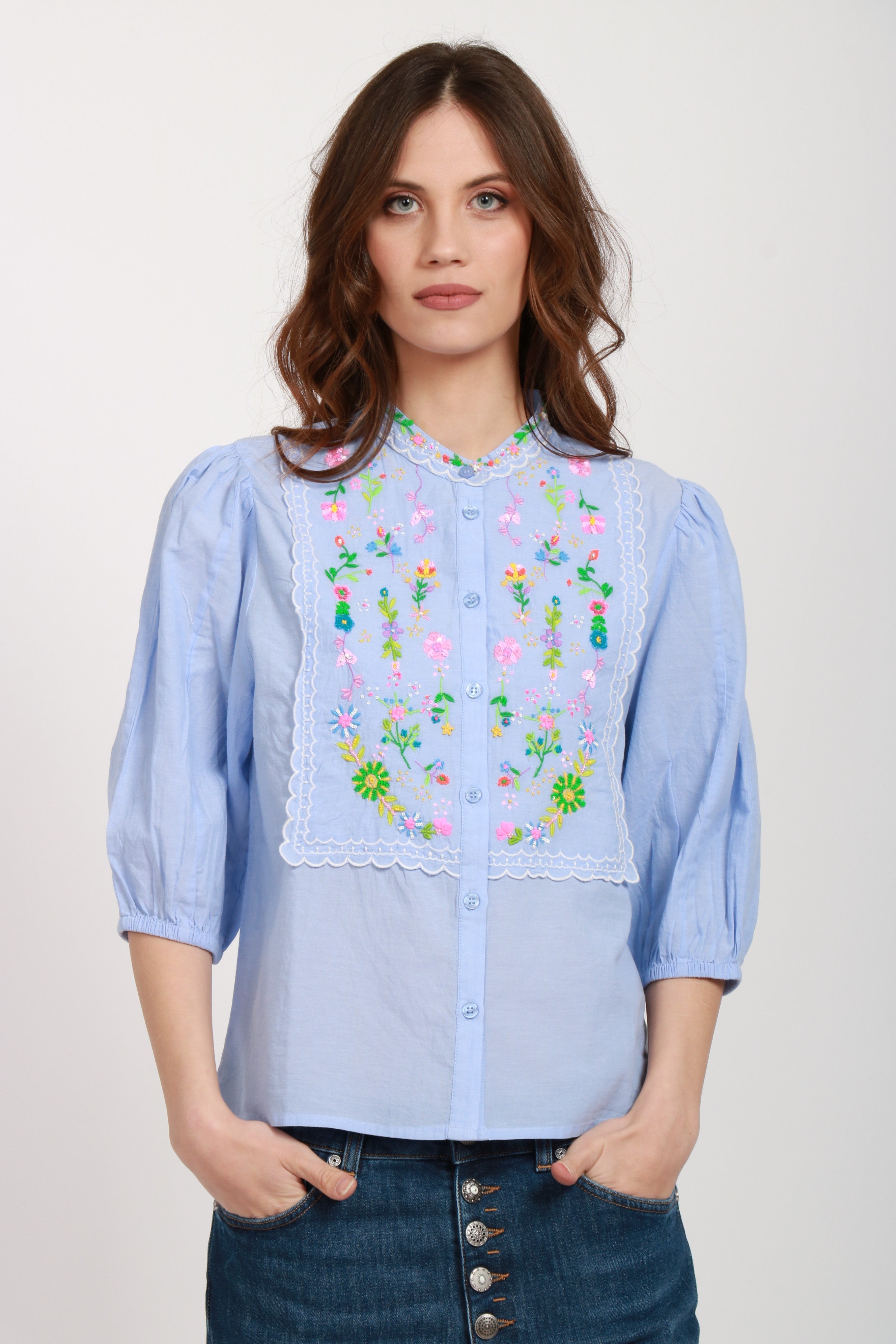 ESSENTIEL ANTWERP CAMICIA HORANGE CON FIORI RICAMATI MANICHE PALLONCINO CELESTE Oxford