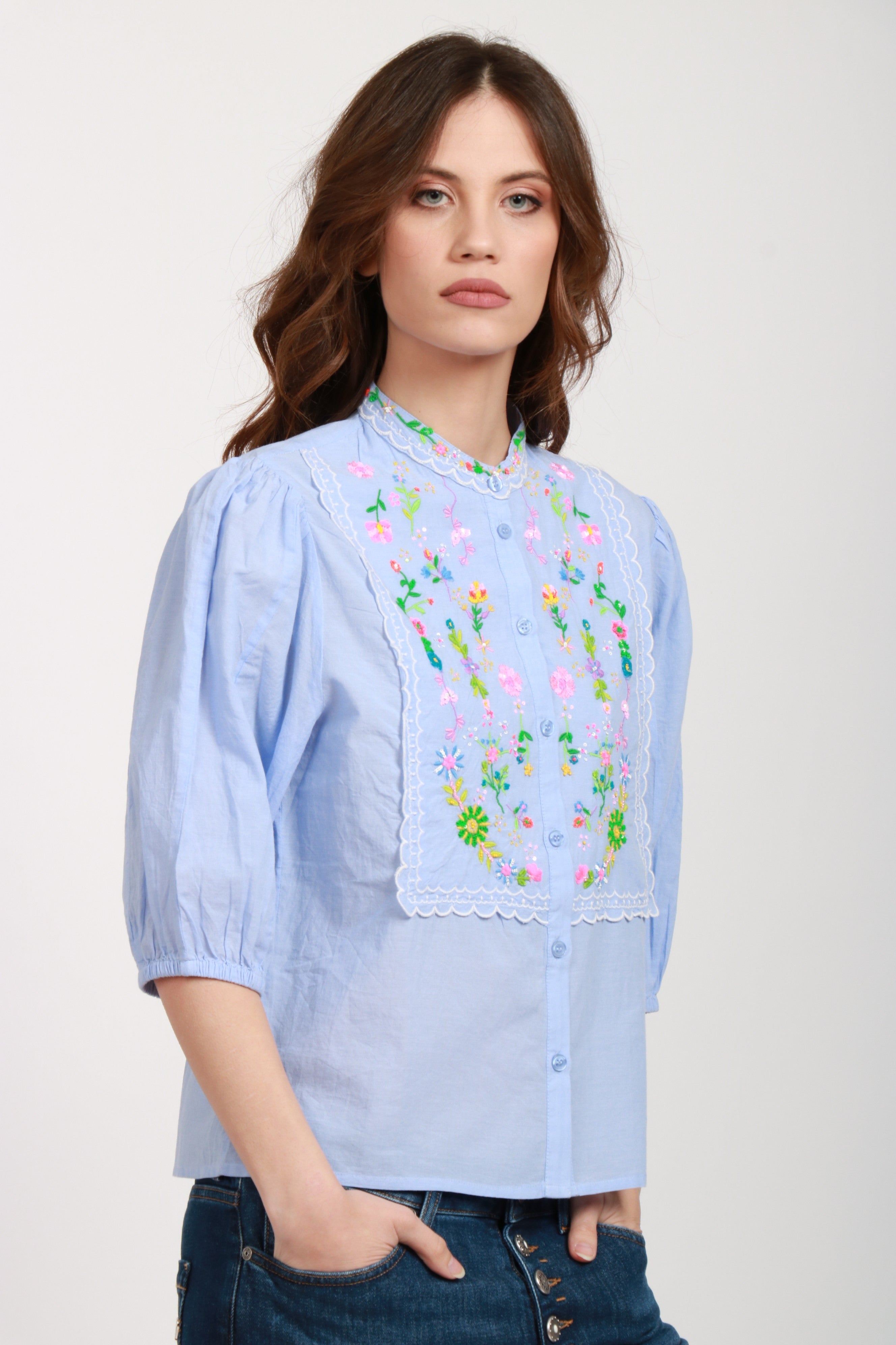 ESSENTIEL ANTWERP CAMICIA HORANGE CON FIORI RICAMATI MANICHE PALLONCINO CELESTE Oxford