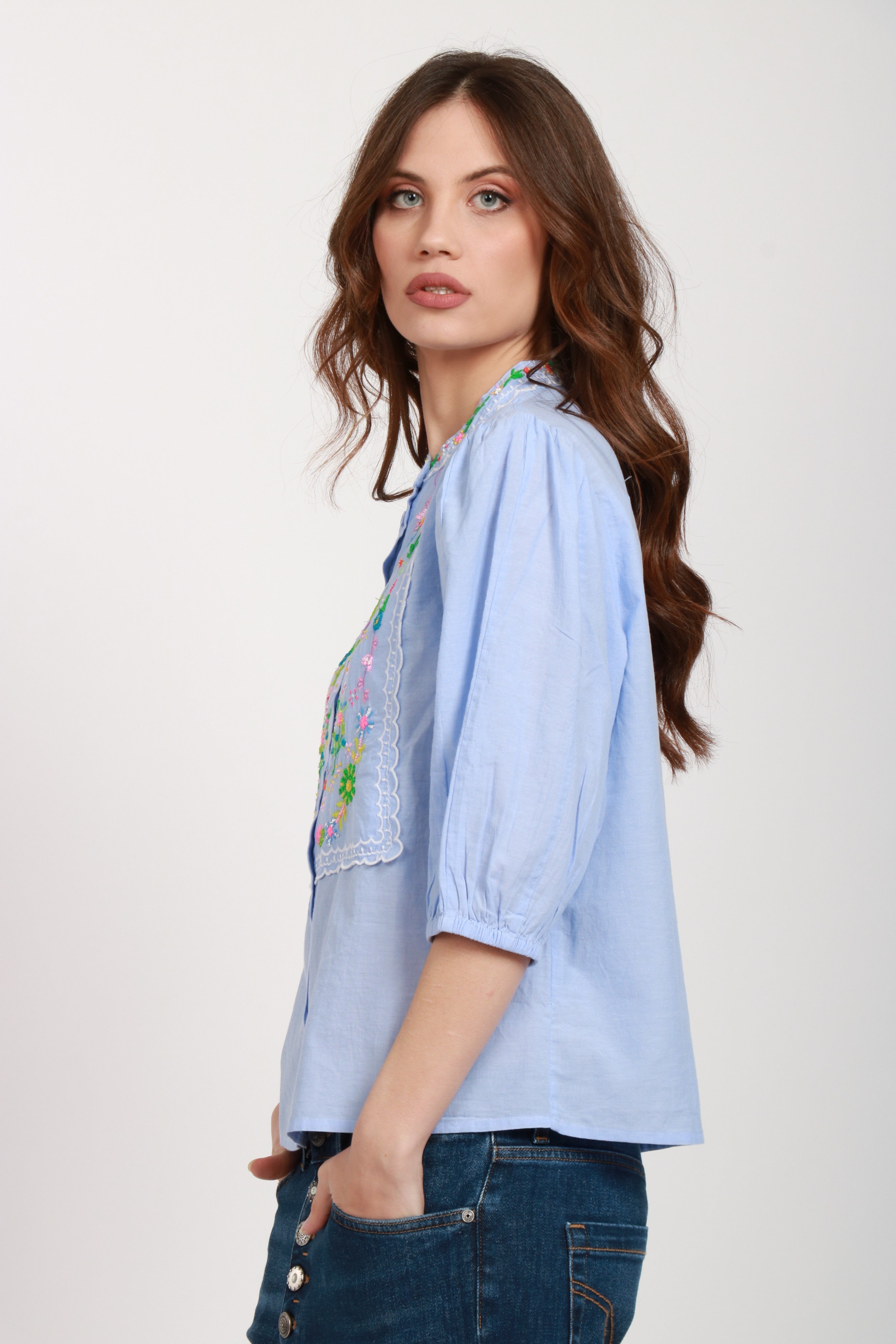 ESSENTIEL ANTWERP CAMICIA HORANGE CON FIORI RICAMATI MANICHE PALLONCINO CELESTE Oxford