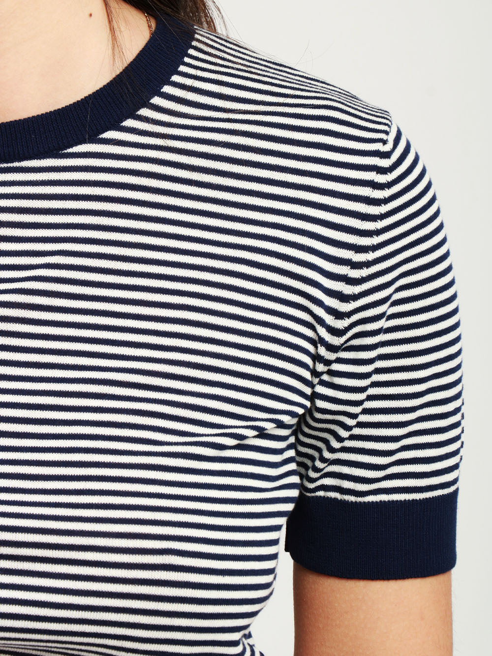 FLOOR Maglia Girocollo in Filo di Cotone a Righe Bianca e Blu Blu Bianco