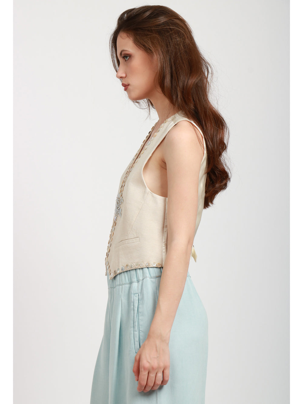 Gilet Monopetto Beige con Dettagli in Madreperla