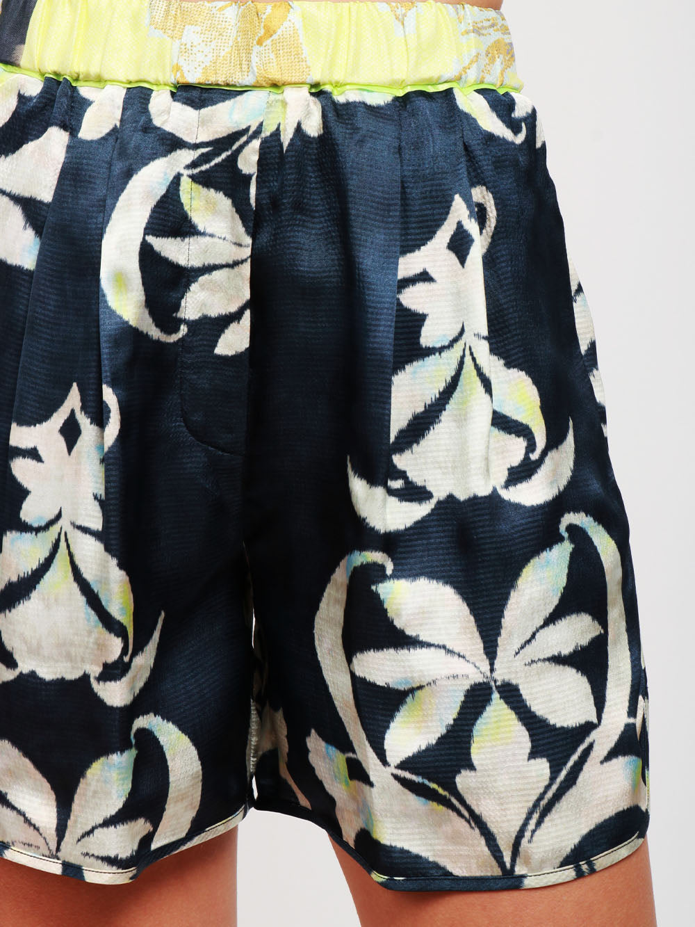 FORTE FORTE Shorts in Raso Blu con Stampa The Secret Lily Blu