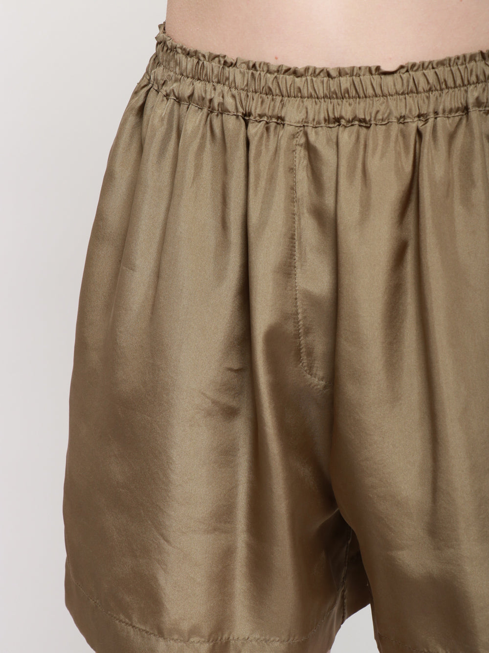 JUCCA Shorts in Seta Verde Militare Verde militare