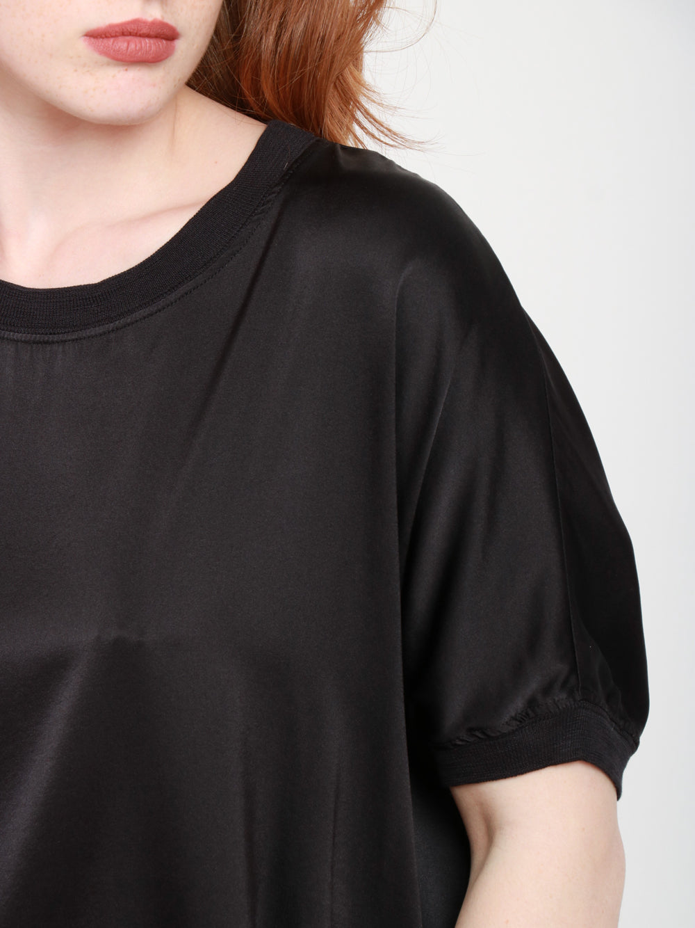 JUCCA T-shirt in Seta Nera Girocollo Nero