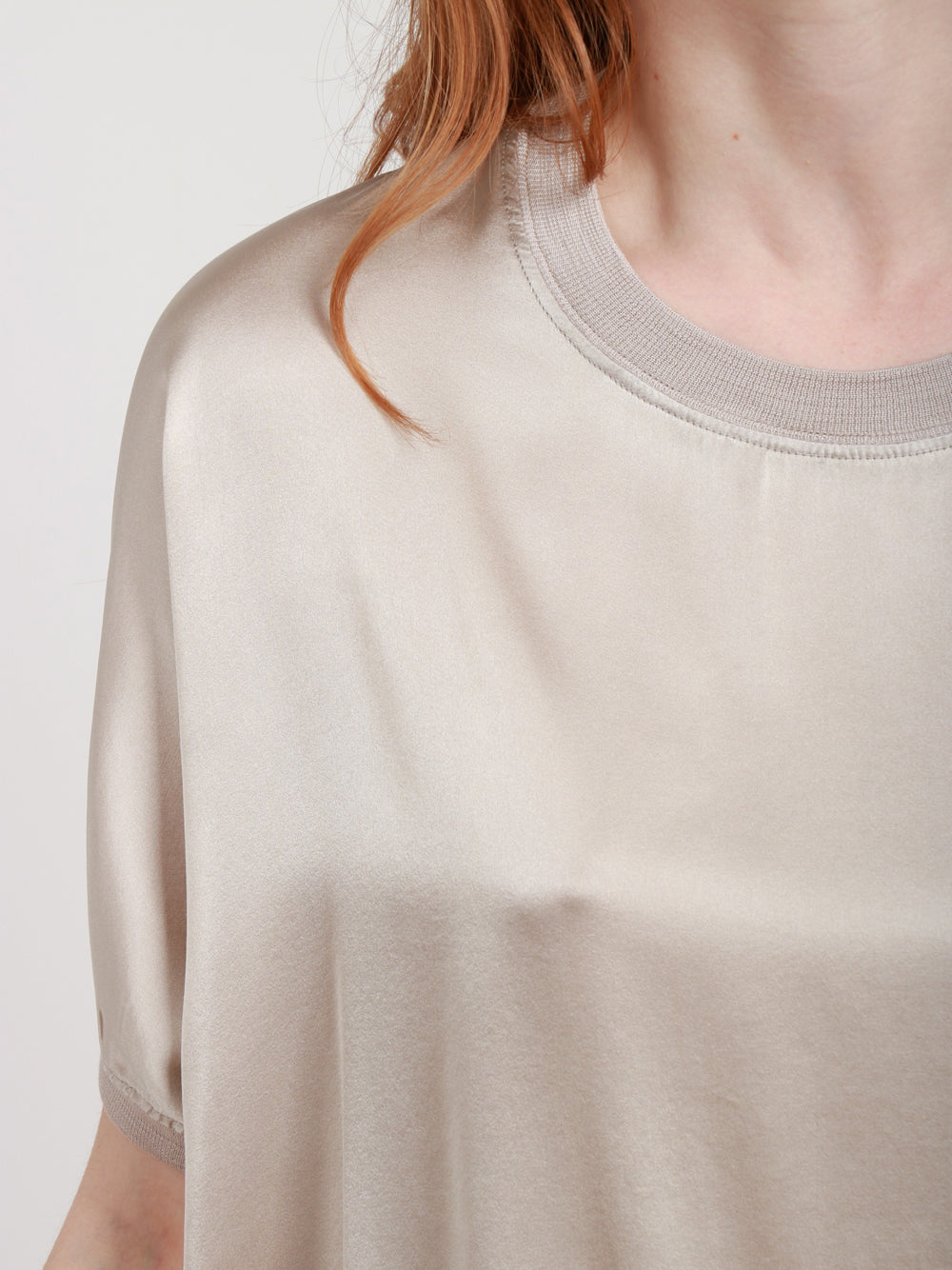 JUCCA T-shirt in Seta Grigia Girocollo Grigio chiaro