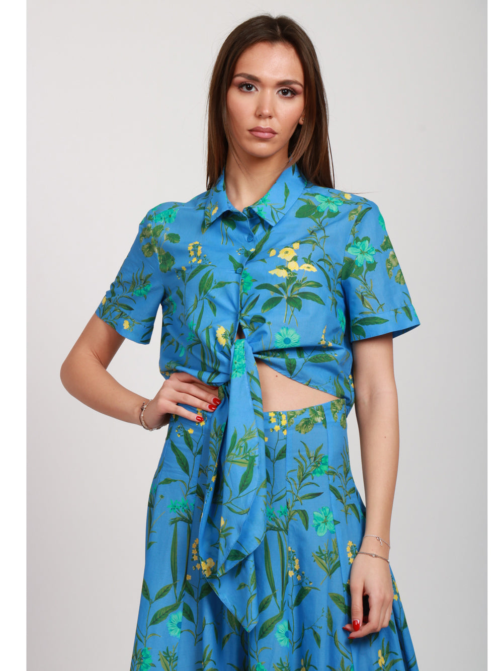 LAVI CAMICIA FRESIA CROP IN COTONE AZZURRA CON FANTASIA FLOREALE Azzurro