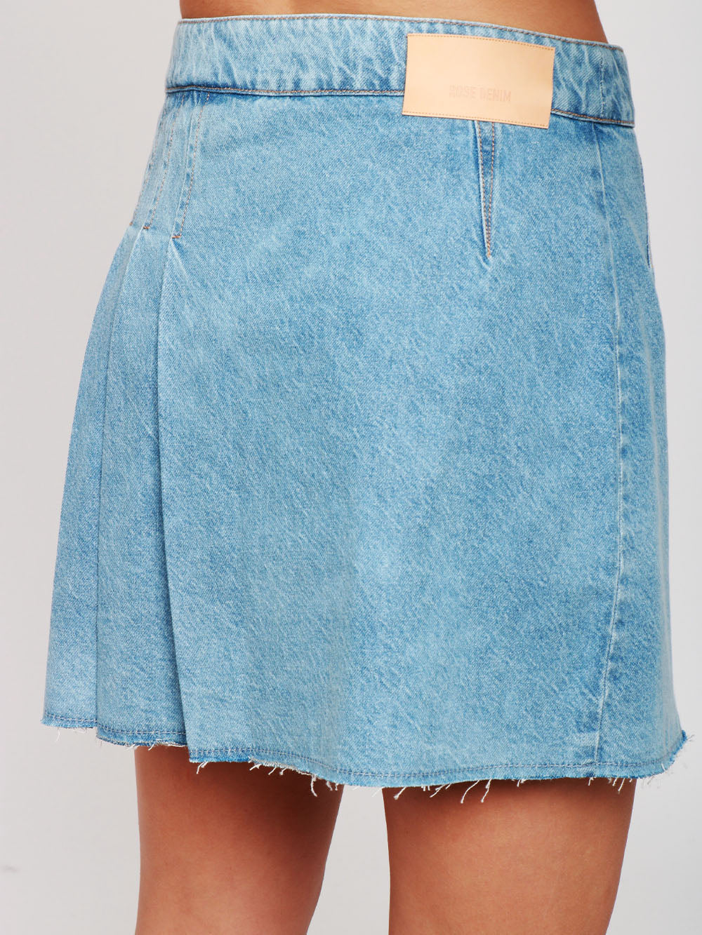 MERCI Minigonna a Pieghe in Denim Celeste Denim