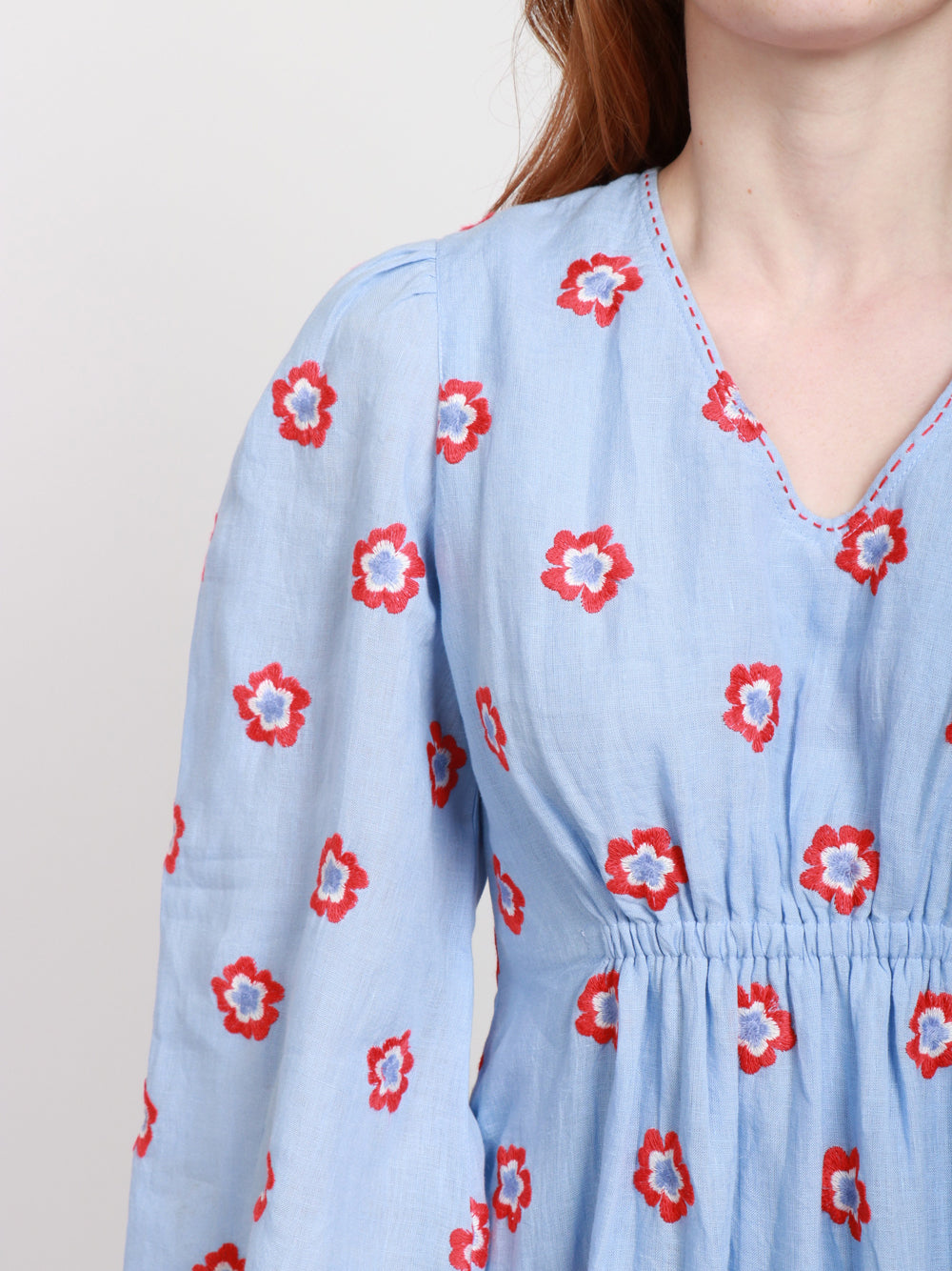 Nimo With Love Vestito Lungo in Lino Celeste con Fiori Rossi Ricamati Celeste+rosso