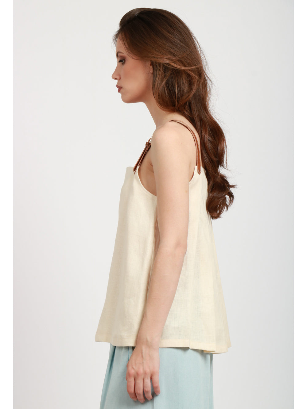 SEMICOUTURE Top Silvye in Lino Burro bretelle di Cuoio Crema
