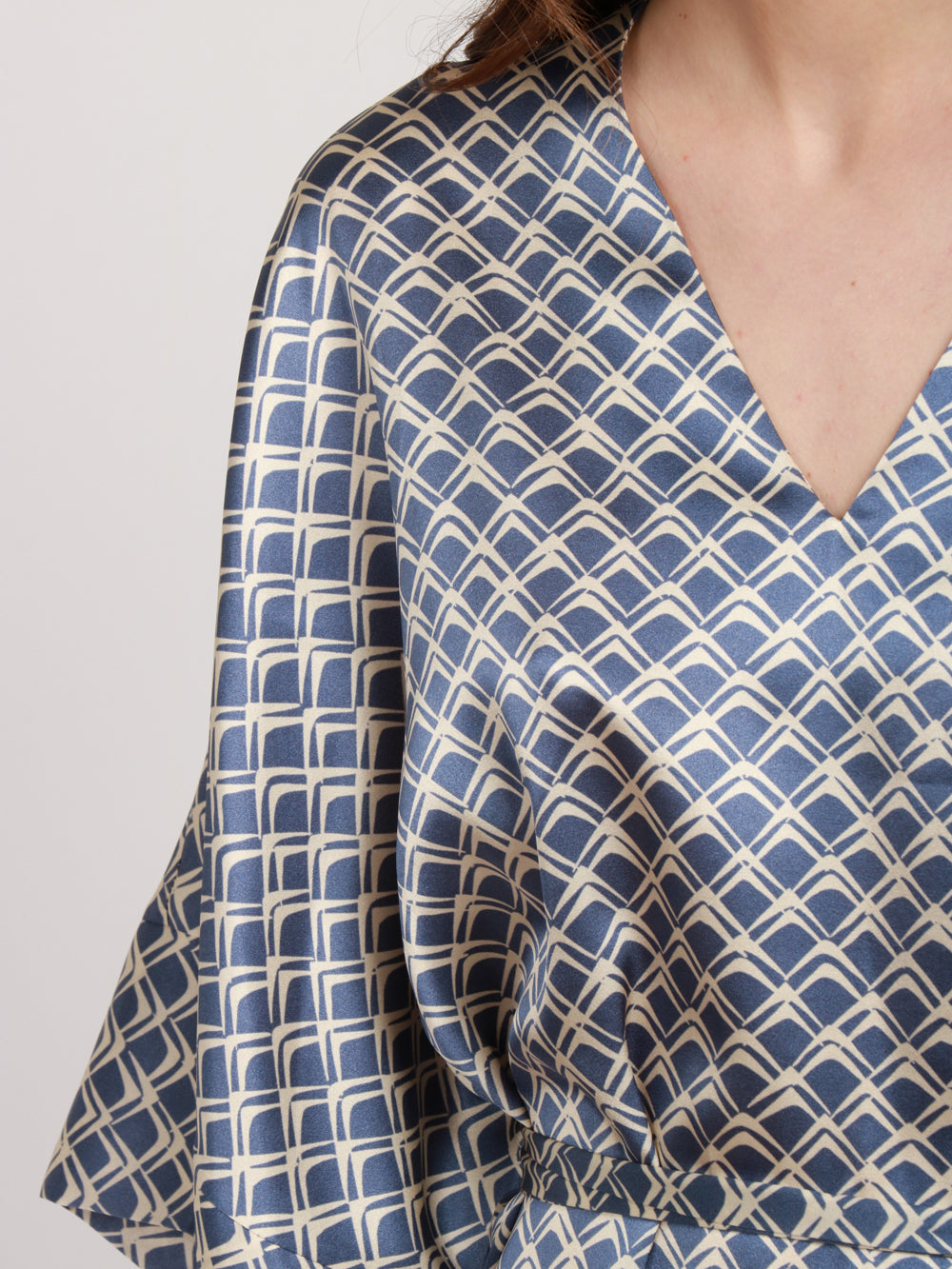SIYU Blusa in Seta Ceruleo e Bianca a Fantasia Ceruleo/panna