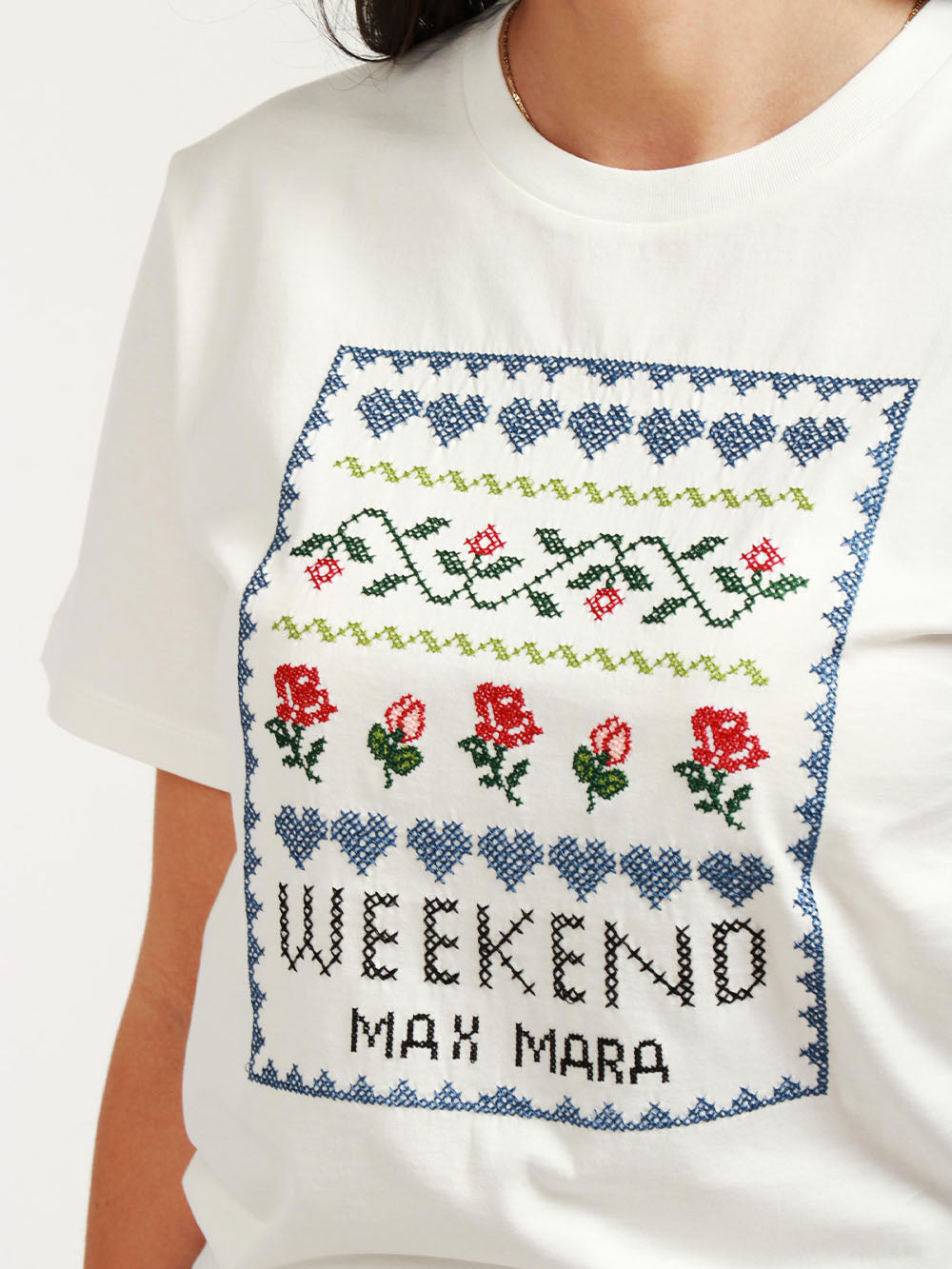 WEEKEND MAX MARA T-Shirt Cabina Girocollo in Cotone Bianca con Ricami Floreali Bianco/blu/rosso