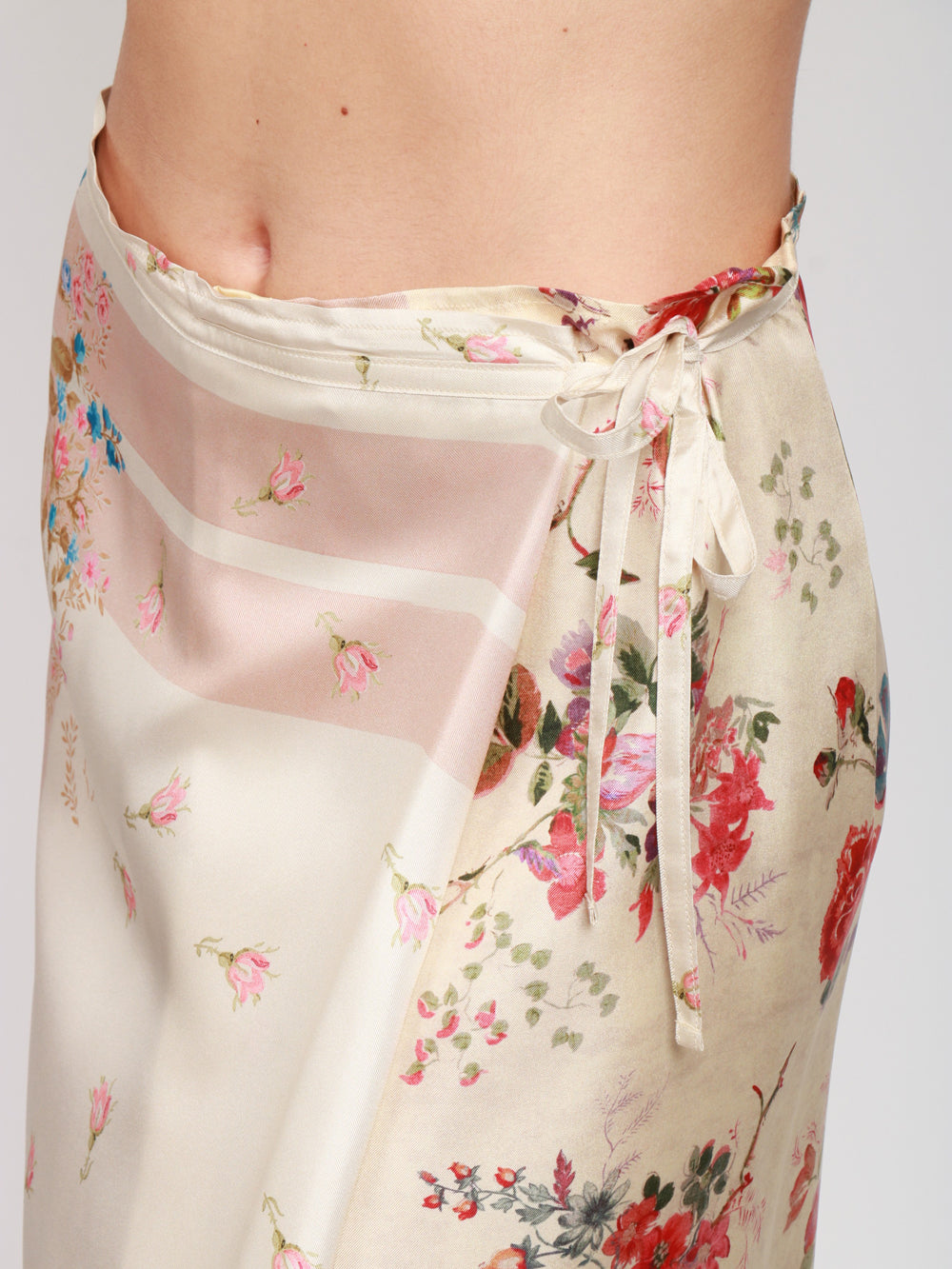【送料&関税込】Weekend Max Mara Peggi Printed Silk Wrap Ski Weekend Max Mara - Peggi printed silk wrap skirt Ivory - The