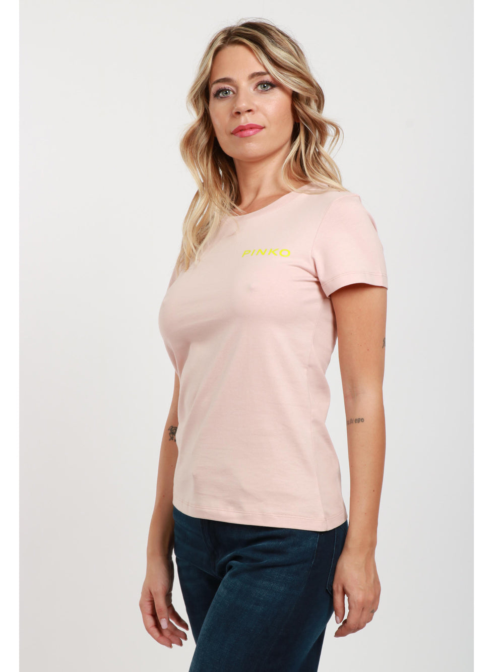 PINKO T-Shirt Bussolotto Girocollo in Cotone Cipria con Logo e Scritta Gialla Rosa/lime